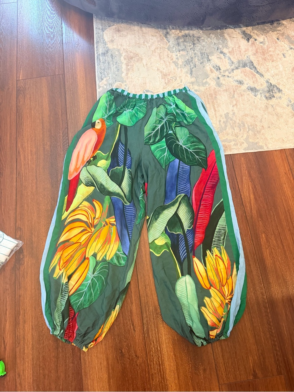 FARM Rio Green Tropical Parrot Print Harem Pants - Picture 1 of 4